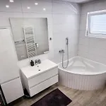Deluxe F & M Lägenhet *