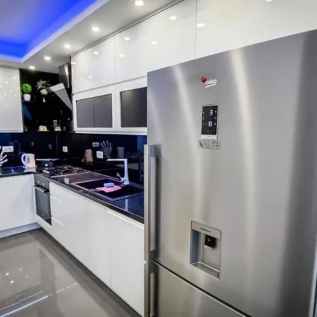 Deluxe F & M Apartment Tucepi