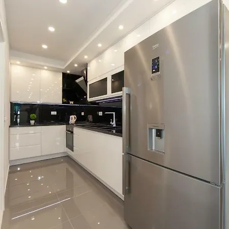 Apartment Deluxe F & M Tucepi